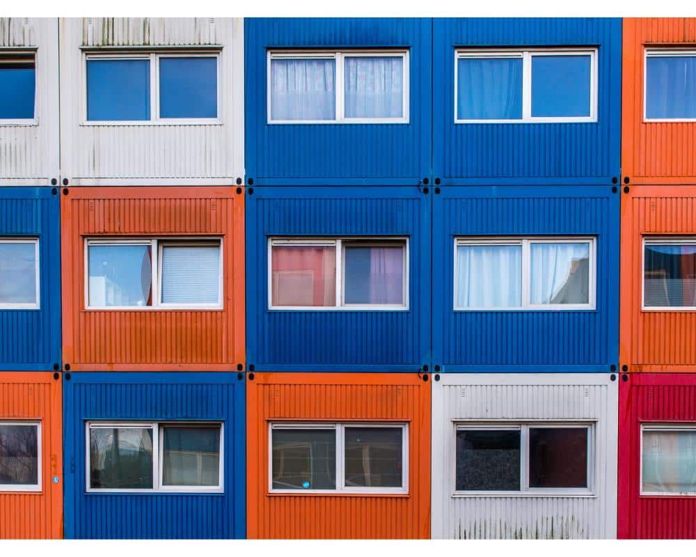 Read more about the article Sandviç Panel Konteynerlerin Enerji Verimliliği Sağlayan Özellikleri